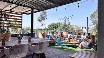 Dagelijks continentaal ontbijt inbegrepen