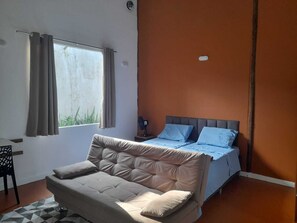 1 Schlafzimmer, BĂŒgeleisen/BĂŒgelbrett, kostenloses WLAN, BettwĂ€sche