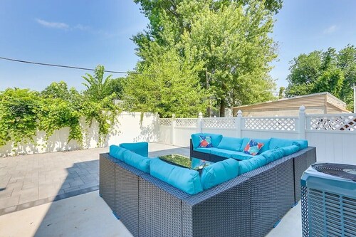 Spacious 6 Bedroom Home with NYC Access & Parking