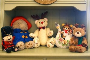 Unclassified image, 4 of 12, button - Bear Meets Moose Bed and Breakfast (Nantou)