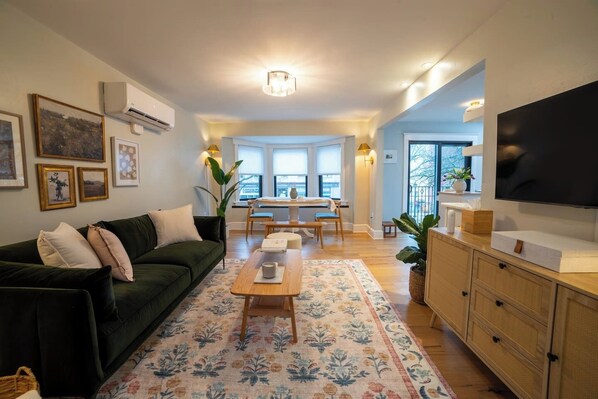 Smart TV - Prime Location on Main Street (Stroudsburg)