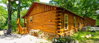 On River Time at Lobo #9! Cabin on Little Red River in Heber Springs