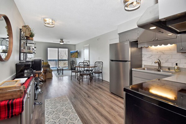 Microwave, oven, stovetop, dishwasher