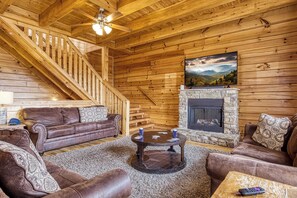 House (6 Bedrooms) | Interior