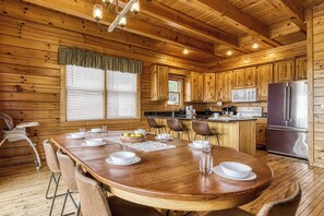 House (6 Bedrooms) | Interior - Lookout Lodge by Avantstay Sleeps 18 Hot Tub Game Room Movie Theater View (Sevierville)