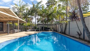 Lämmitetty uima-allas