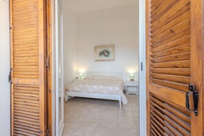 2 habitaciones, escritorio, wifi y ropa de cama