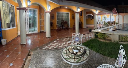 "Casa Galerías: Residencia con alberca privada en Campeche"