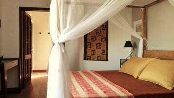 Iron/ironing board, free WiFi