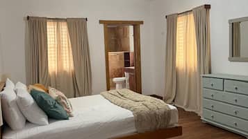 2 dormitorios, tabla de planchar con plancha, wifi gratis y ropa de cama