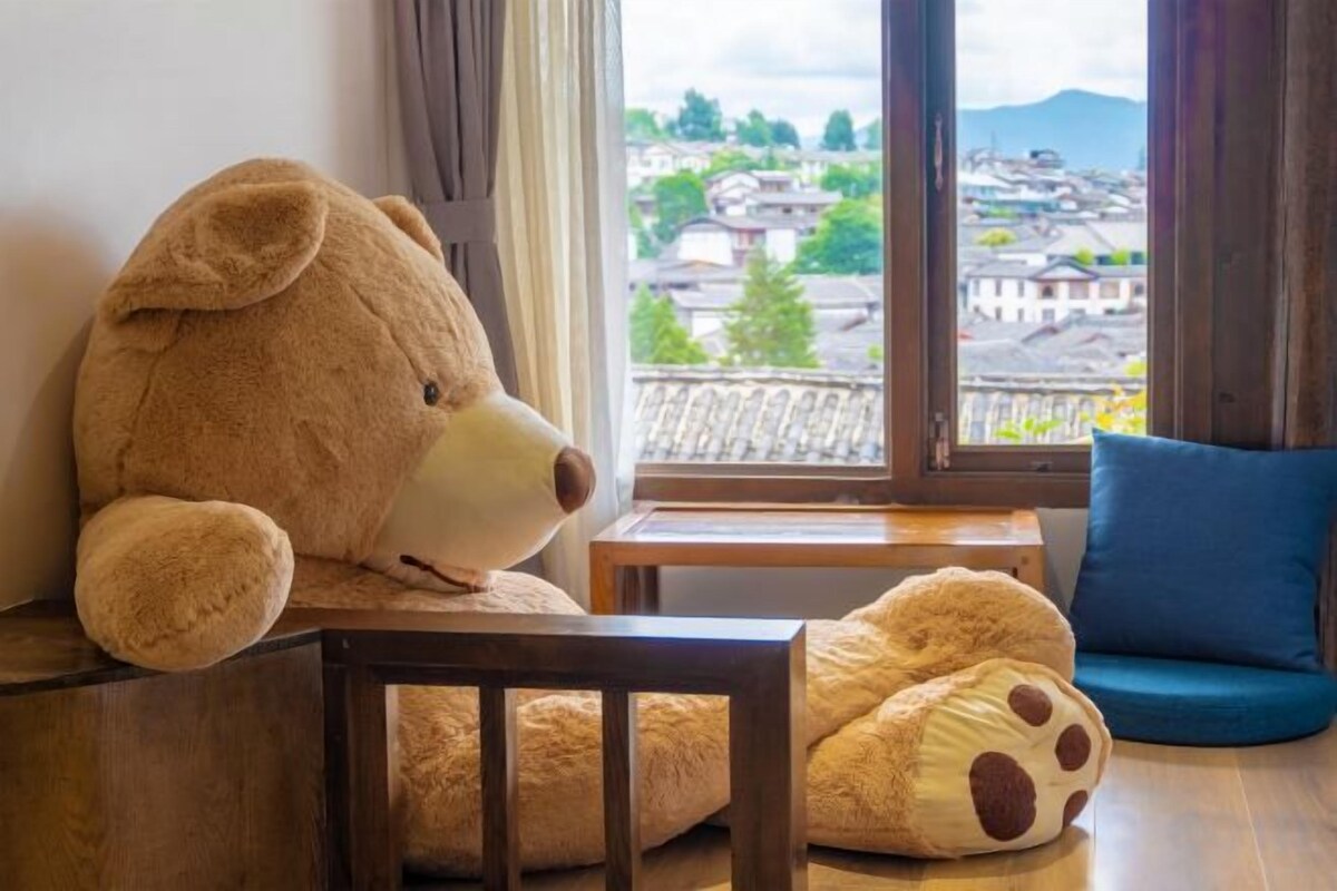 Misty Rain Scenic Double Bed Room