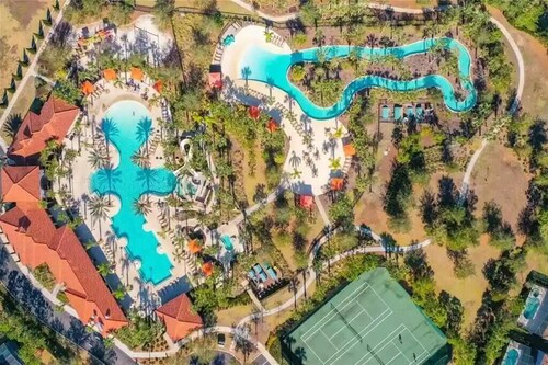 Family Retreat @ Resort with Private Pool, 6Bdrm