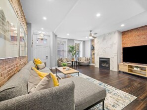 TV, fireplace