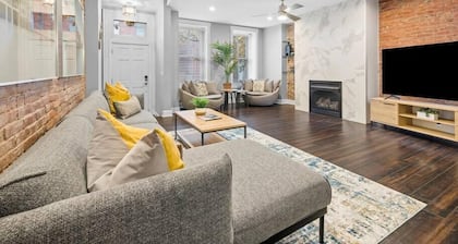 Stylish 4Bdr Loft Home, North Shore, City Skyline