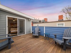 Terrace/patio - Stylish 4Bdr Loft Home, North Shore, City Skyline with Free Street Parking (Pittsburgh)