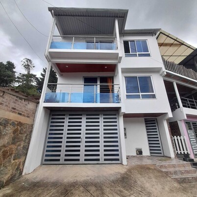 APARTAMENTO EN LA COLINA