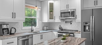 Modern & Stylish 5 Bdr Home in Cranberry/Pittsburg