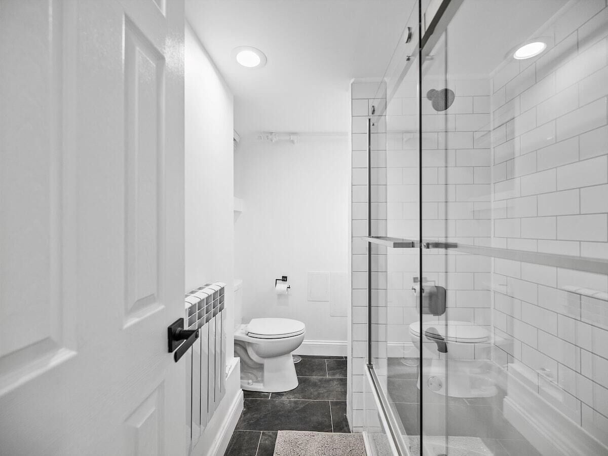 Secador de pelo, toallas