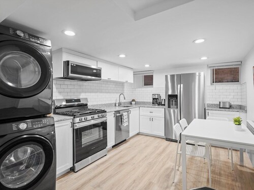 Shadyside/Pittsburgh, Modern & Quiet 1 Bedroom Condo with Free Parking