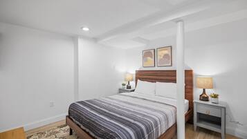 1 habitación, tabla de planchar con plancha, wifi gratis y ropa de cama