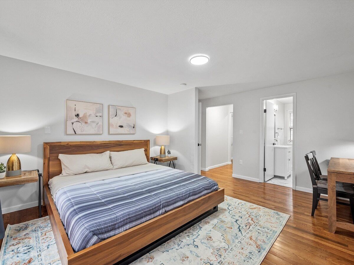 6 slaapkamers, een strijkplank/strijkijzer, gratis wifi, beddengoed