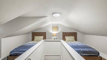 2 dormitorios, tabla de planchar con plancha, wifi gratis y ropa de cama