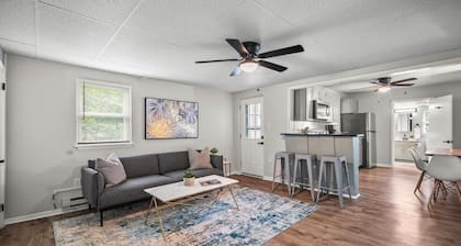 Bloomfield/Pittsburgh Bright & Spacious 2BD w/Prkg