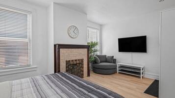 1 slaapkamer, een strijkplank/strijkijzer, gratis wifi, beddengoed