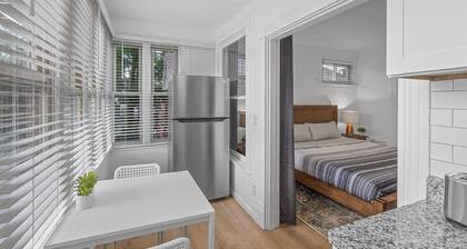 Shadyside, Central @5 Stylish and Bright Studio With Parking