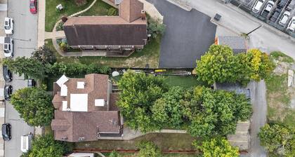 Bloomfield, Shadyside 2 Modern and Spacious Two Bedroom with Free Parking