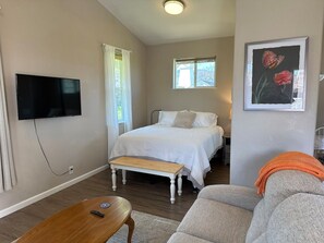 Iron/ironing board, internet, bed sheets