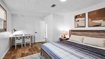 5 makuuhuonetta, silitysrauta/-lauta, ilmainen Wi-Fi, vuodevaatteet