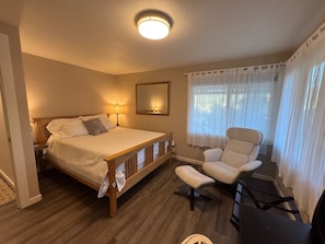 4 slaapkamers, een strijkplank/strijkijzer, internet, beddengoed