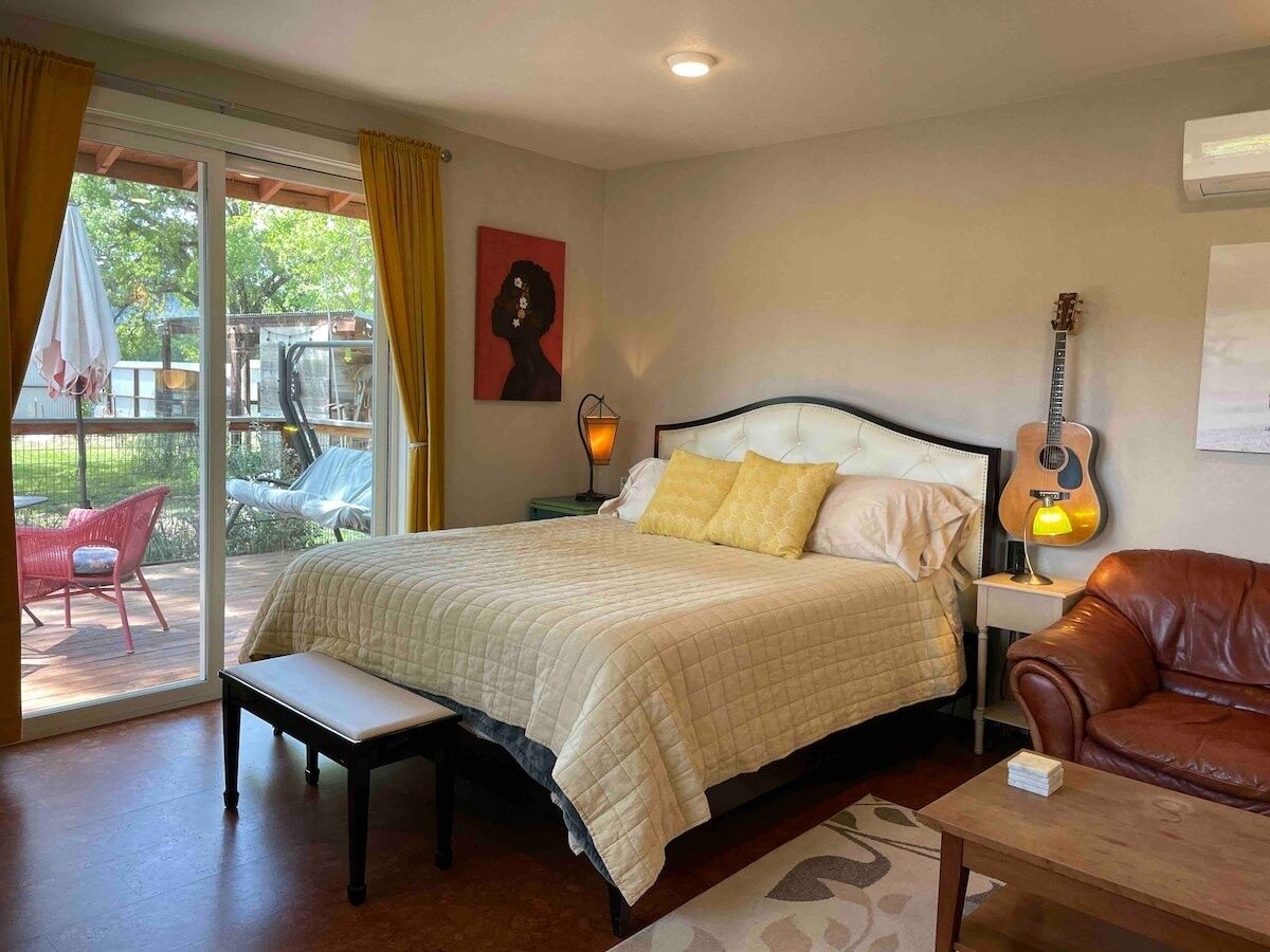 Strykjärn/strykbräda, wi-fi och sängkläder