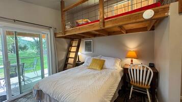 1 bedroom, desk, iron/ironing board, WiFi