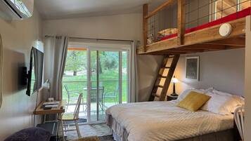 1 bedroom, iron/ironing board, internet, bed sheets