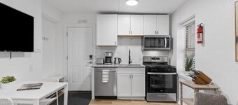 Lawrenceville/Central @4 Quiet Stylish 1BD w/Prkg