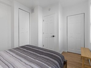 1 chambre, fer et planche à repasser, Wi-Fi gratuit, draps fournis