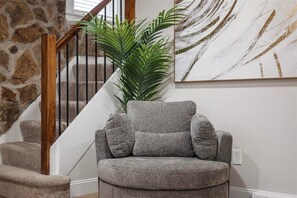 Interior - Modern and Cozy 3 Bedroom Home in Gibsonia/Pittsburgh (Bakerstown)