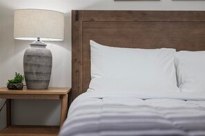 3 bedrooms, iron/ironing board, free WiFi, bed sheets - Modern and Cozy 3 Bedroom Home in Gibsonia/Pittsburgh (Bakerstown)