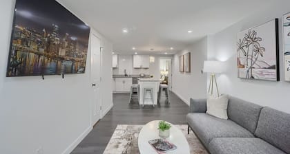 Stylish & Central 3BD Home Pittsburgh/North Side