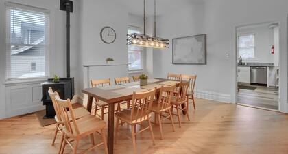 Modern & Spacious 4BD House in Pittsburgh with Free Street Parking