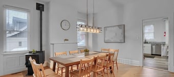Modern & Spacious 4BD House in Pittsburgh with Free Street Parking