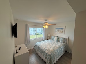 2 slaapkamers, een strijkplank/strijkijzer, wifi, beddengoed