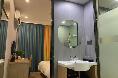 Jingyi Boutique Hotel (Anqing Petrochemical No.1 Middle School)
