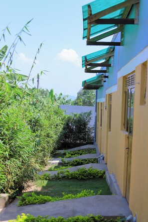 Garden view - Kisoro Comfort Inn (Kisoro)