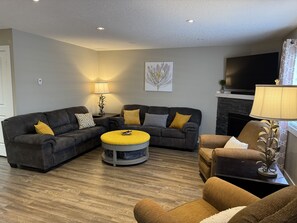 Smart TV, fireplace, video games, table tennis