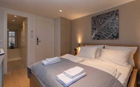 1 bedroom, free WiFi, bed sheets