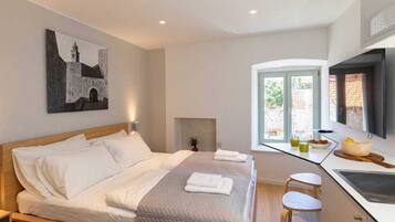 1 bedroom, free WiFi, bed sheets