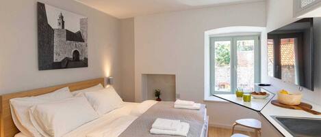 1 bedroom, free WiFi, bed sheets